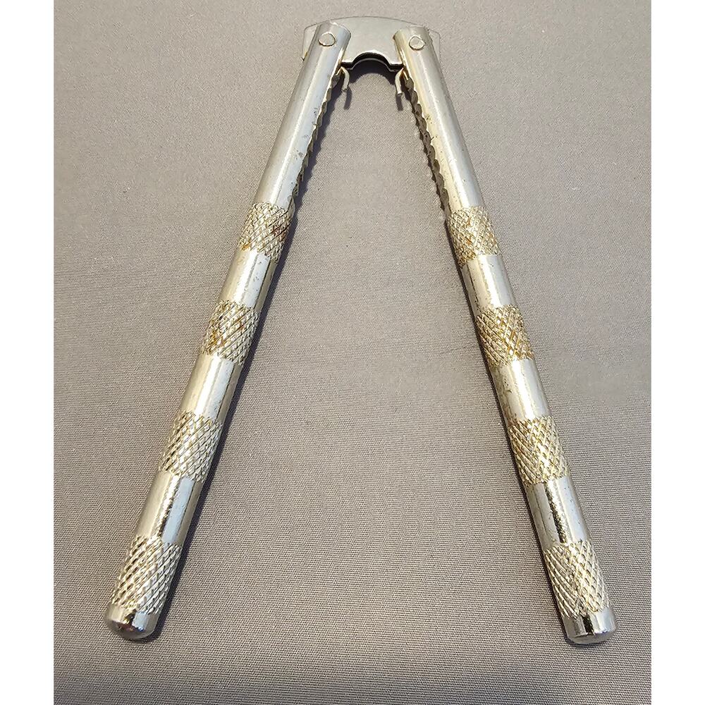 Vintage 4-1/ 2" Nut Cracker/Sheller - used